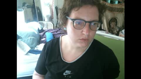 Snapshot of loverbee2727 chatting on 05-28-26, 09:56 loverbee2727 online show from 05-28-26, 09:56