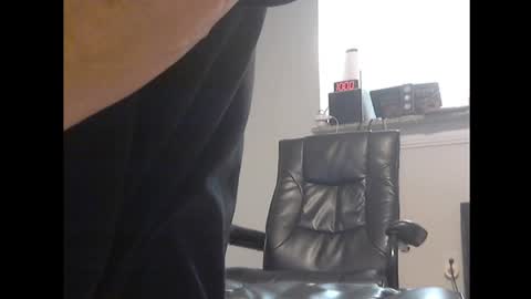 Snapshot of loveshaft69 chatting on 12-23-24, 04:01 LoveShaft69 online show from 12-23-24, 04:01