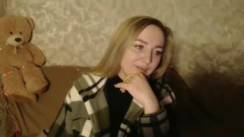 Snapshot of lovesrebecca chatting on 12-18-24, 03:47 LovesRebecca online show from 12-18-24, 03:47