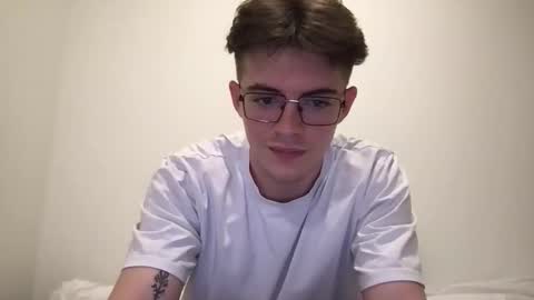 Snapshot of lovet1me chatting on 05-03-26, 10:05 luv online show from 05-03-26, 10:05