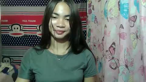 Snapshot of loving_rhean chatting on 05-20-26, 04:07 loving_rhean online show from 05-20-26, 04:07