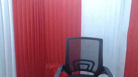 Snapshot of loving_scarlet19 chatting on 02-24-26, 02:59 Scarlet online show from 02-24-26, 02:59