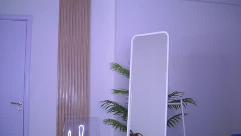 Nora online show from 01-20-25, 04:32