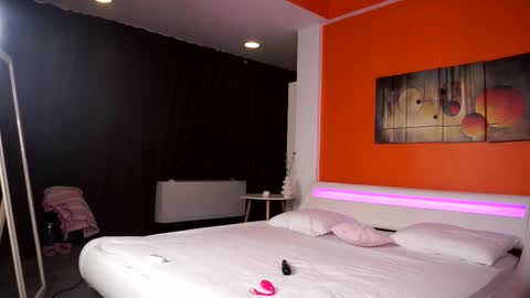 Nora online show from 02-10-26, 04:38