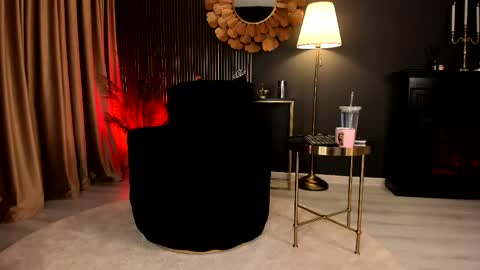 Nora online show from 04-19-26, 04:01