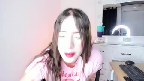 Snapshot of lovingdarcy_ chatting on 03-13-26, 11:17 Susana online show from 03-13-26, 11:17
