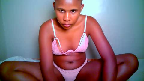 lovly_kam online show from 10-24-25, 07:54