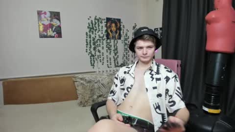 VECTORSTEVEPVT IS OPEN online show from 02-15-25, 08:44