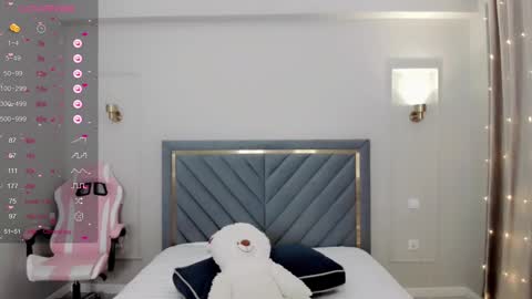 Snapshot of lu_mina chatting on 01-11-25, 09:25 lu_mina online show from 01-11-25, 09:25