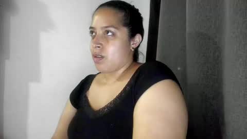 Snapshot of lu_sugar chatting on 02-10-26, 03:43 Lucy online show from 02-10-26, 03:43