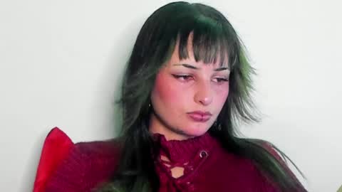 Snapshot of luaar_moon chatting on 05-11-26, 12:38 Jenn online show from 05-11-26, 12:38