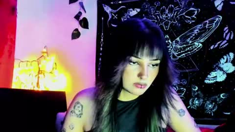Snapshot of luaar_moon chatting on 07-27-26, 12:28 Jenn online show from 07-27-26, 12:28