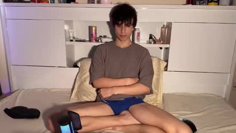 Snapshot of luan2006lovecarti chatting on 09-24-25, 03:32 luan online show from 09-24-25, 03:32