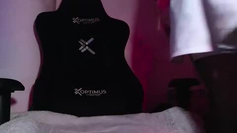 Snapshot of luan_goon chatting on 02-23-26, 02:36 online show from 02-23-26, 02:36