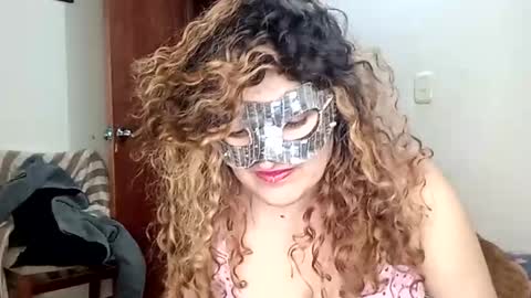 Snapshot of luana363 chatting on 09-24-25, 02:37 luana363 online show from 09-24-25, 02:37