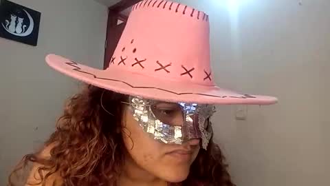 Snapshot of luana363 chatting on 10-16-25, 02:51 luana363 online show from 10-16-25, 02:51