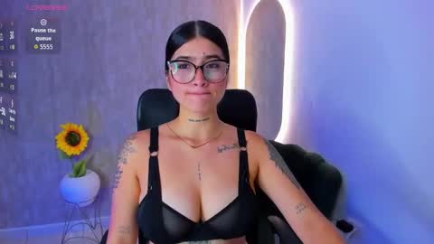 Luana online show from 10-15-25, 12:05