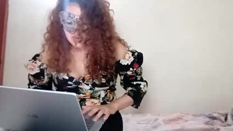 Snapshot of luanapowerful chatting on 02-22-25, 04:07 luanapowerful online show from 02-22-25, 04:07