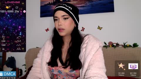 luara_ online show from 12-19-24, 02:02