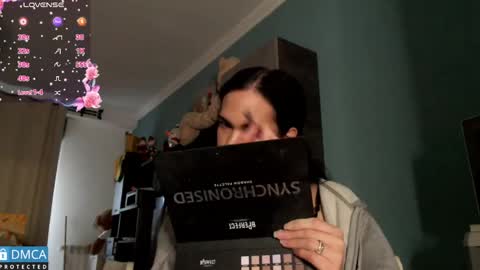 Snapshot of luara_ chatting on 05-16-26, 06:17 luara_ online show from 05-16-26, 06:17