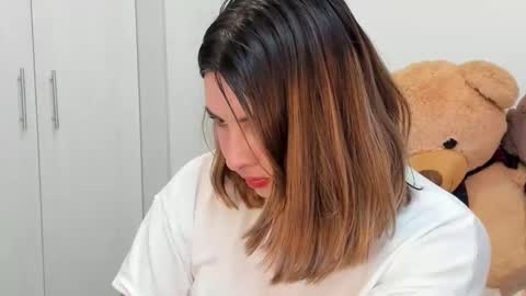 luara__01__lecat_1 online show from 09-19-25, 01:40