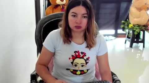 Snapshot of luara__01__lecat_1 chatting on 01-18-26, 03:27 luara__01__lecat_1 online show from 01-18-26, 03:27