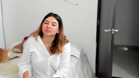 Snapshot of luara__01__lecat_1 chatting on 02-20-26, 09:21 luara__01__lecat_1 online show from 02-20-26, 09:21