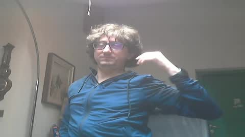 Snapshot of luca78_78 chatting on 04-18-26, 08:29 luca78 online show from 04-18-26, 08:29