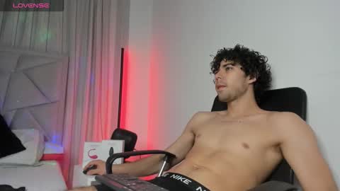 Luca Ferrer online show from 01-06-26, 01:53