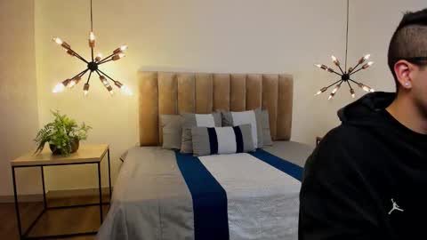 luca_morettii online show from 09-29-25, 12:10