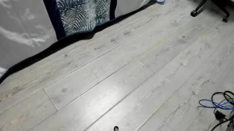 luca_morettii online show from 10-16-25, 12:06