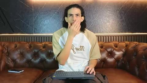 Snapshot of lucaalessi chatting on 04-16-26, 01:56 lucaalessi online show from 04-16-26, 01:56