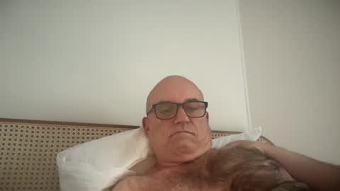 Snapshot of lucas10004 chatting on 10-29-25, 06:04 lucas10004 online show from 10-29-25, 06:04