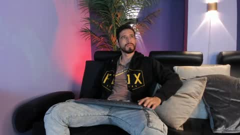 Lucas online show from 04-09-26, 03:06