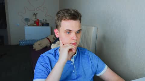 Lucas Gill online show from 11-30-25, 05:06