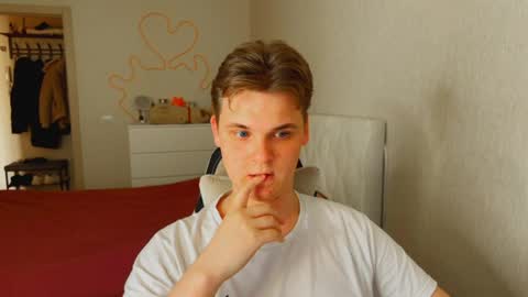 Lucas Gill online show from 03-26-26, 01:28