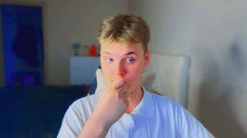 Snapshot of lucas_dany chatting on 05-29-26, 04:27 Lucas Gill online show from 05-29-26, 04:27