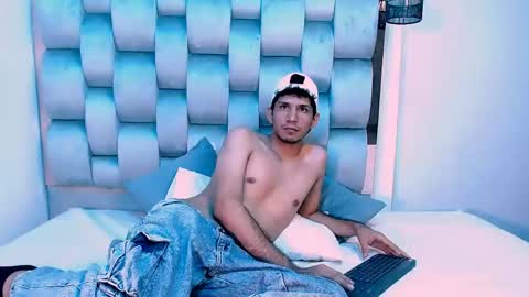 Snapshot of lucas_dream chatting on 05-29-26, 11:52 lucas_dream online show from 05-29-26, 11:52