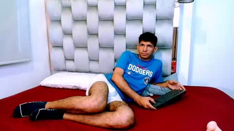 Snapshot of lucas_dream chatting on 06-11-26, 12:03 lucas_dream online show from 06-11-26, 12:03