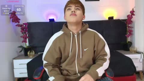 Lucas lovee online show from 06-01-26, 01:02
