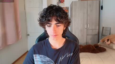 lucas_xo online show from 12-18-25, 01:55
