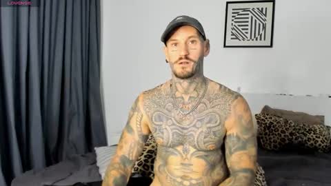 lucasexclusive online show from 11-24-25, 05:40