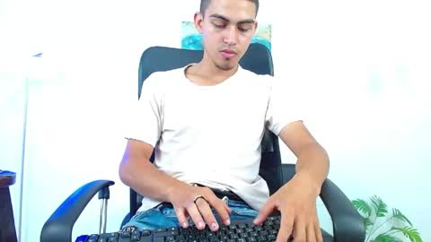 Lucas online show from 04-18-26, 08:20