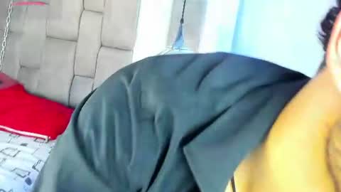 Snapshot of lucasthomson_ chatting on 07-19-26, 04:05 lucasthomson_ online show from 07-19-26, 04:05