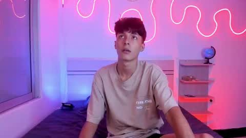 Snapshot of luccas_ferreira chatting on 11-09-25, 07:01 Luccas Ferreira online show from 11-09-25, 07:01