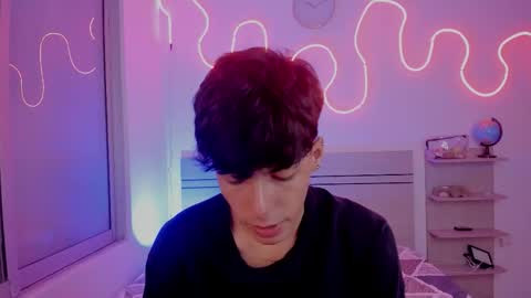 Snapshot of luccas_ferreira chatting on 11-26-25, 08:21 Luccas Ferreira online show from 11-26-25, 08:21