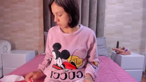 Luciana Ramirez  Sofia Collins online show from 02-06-25, 08:29