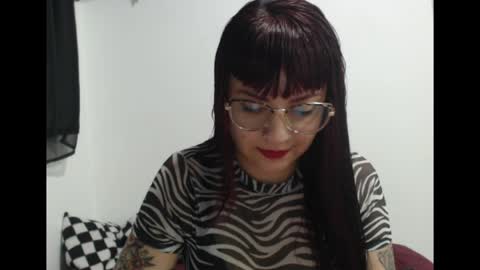 Snapshot of lucia_d_carton chatting on 05-23-26, 04:07 Lulu DCarton online show from 05-23-26, 04:07