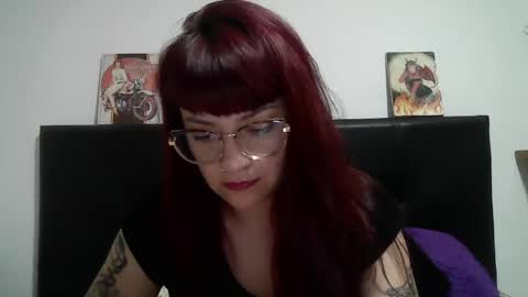 Snapshot of lucia_d_carton chatting on 06-10-26, 04:01 Lulu DCarton online show from 06-10-26, 04:01