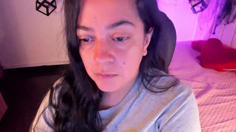 Lucia Vonne online show from 10-30-25, 01:34